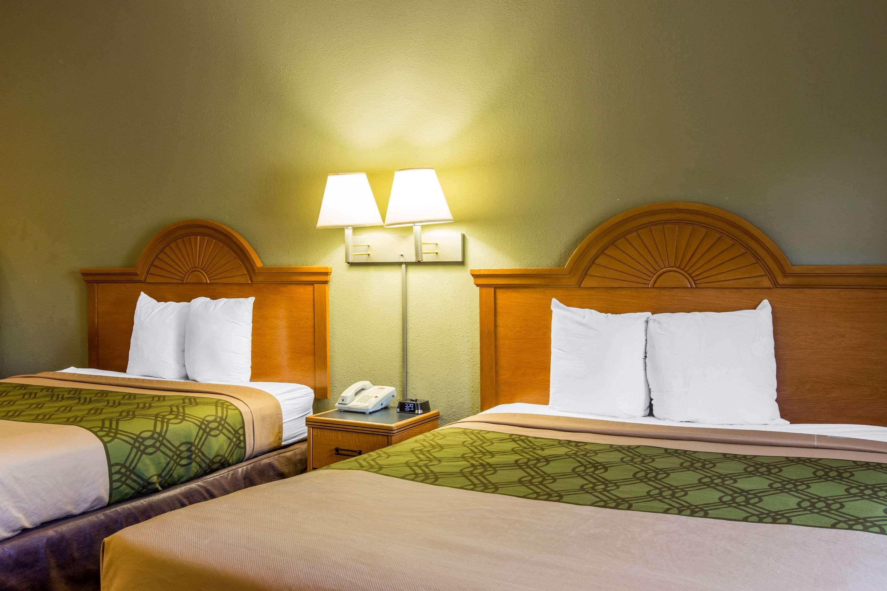 Econo Lodge Βαλντόστα Εξωτερικό φωτογραφία