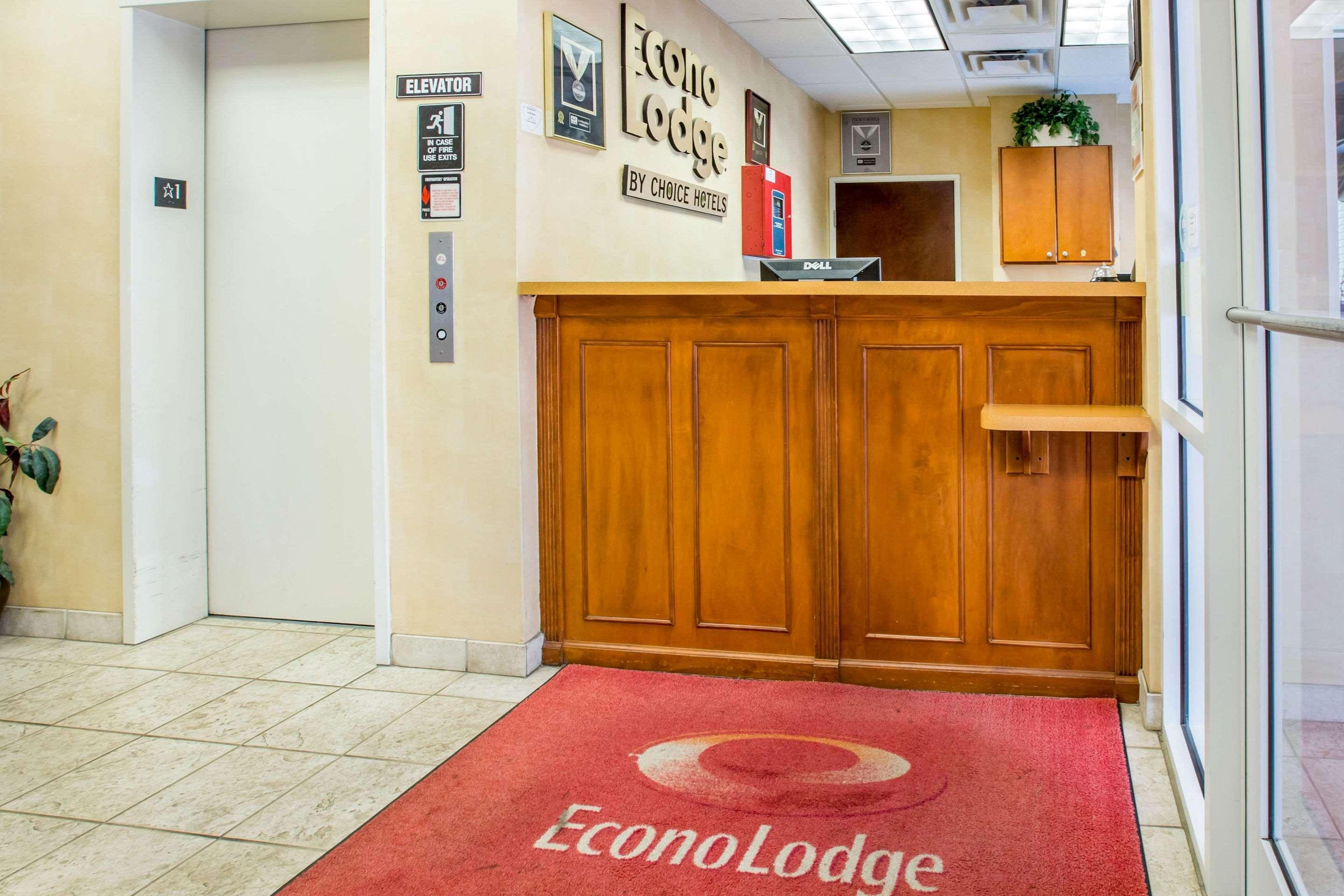 Econo Lodge Βαλντόστα Εξωτερικό φωτογραφία