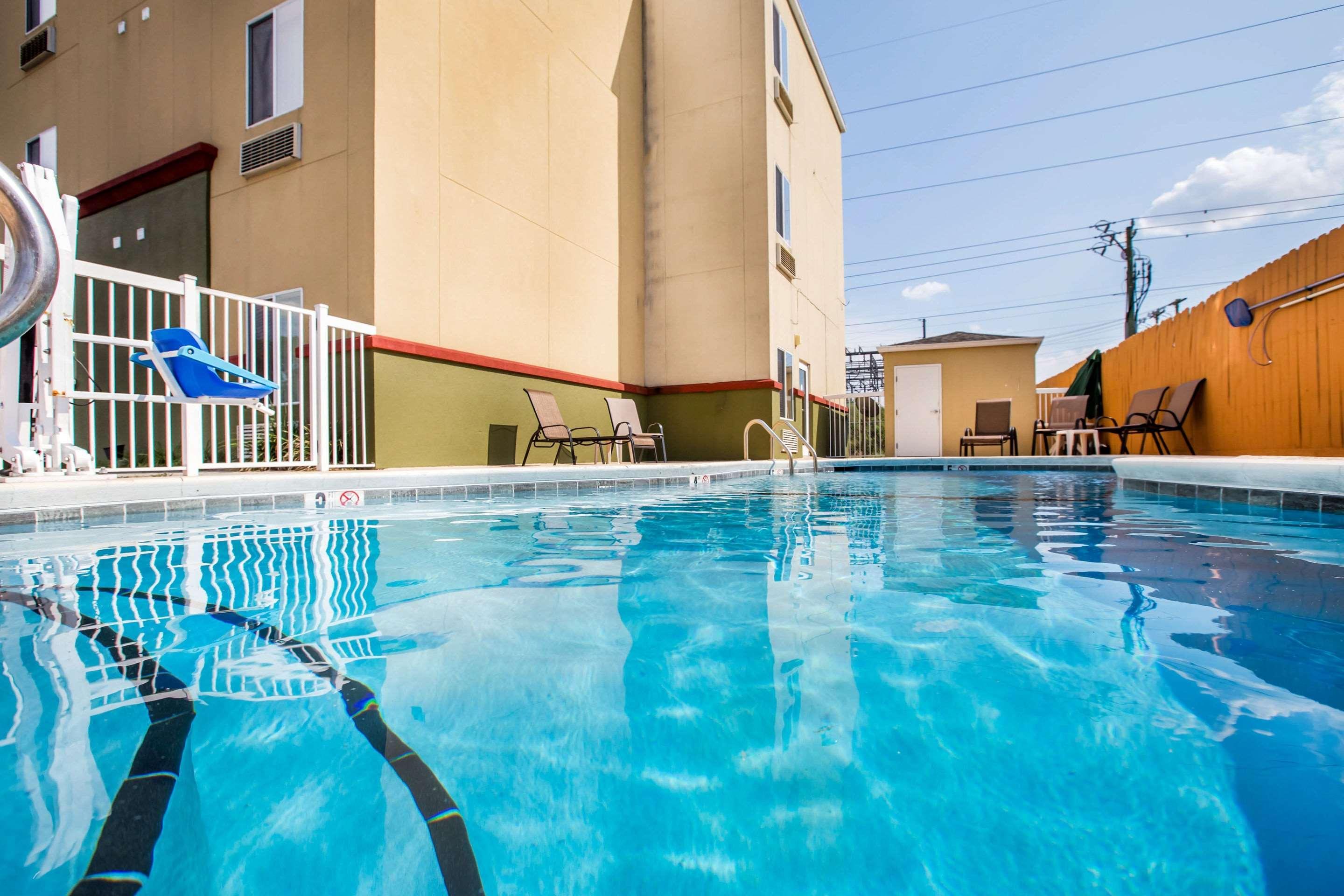 Econo Lodge Βαλντόστα Εξωτερικό φωτογραφία