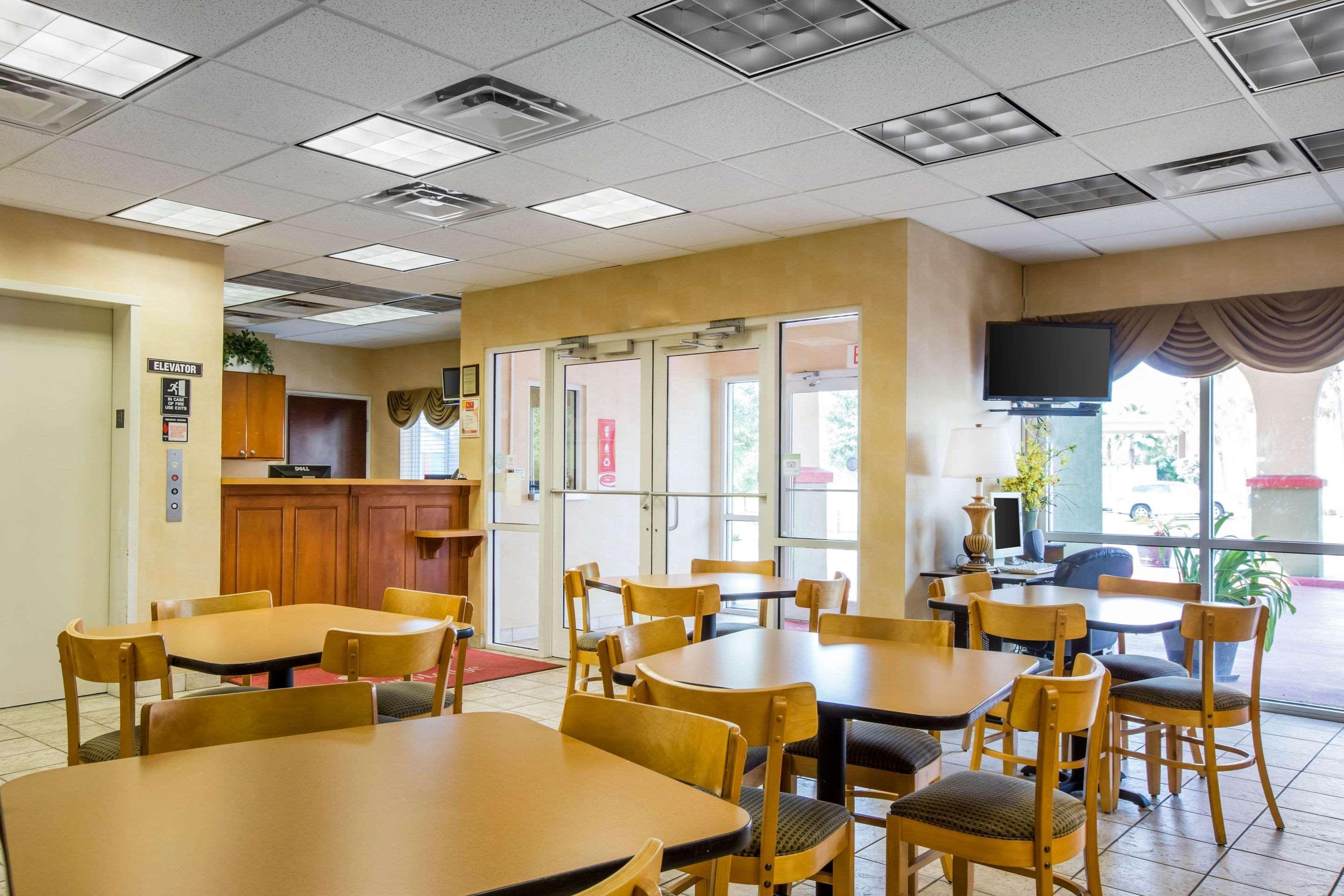 Econo Lodge Βαλντόστα Εξωτερικό φωτογραφία